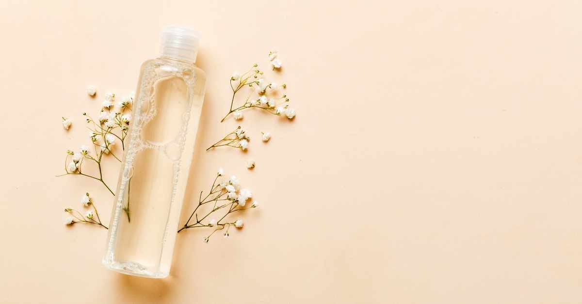 Sử dụng toner cấp ẩm và cân bằng da dầu nam