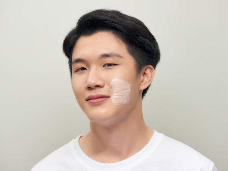 Dưỡng ẩm da dầu nam giới đúng cách