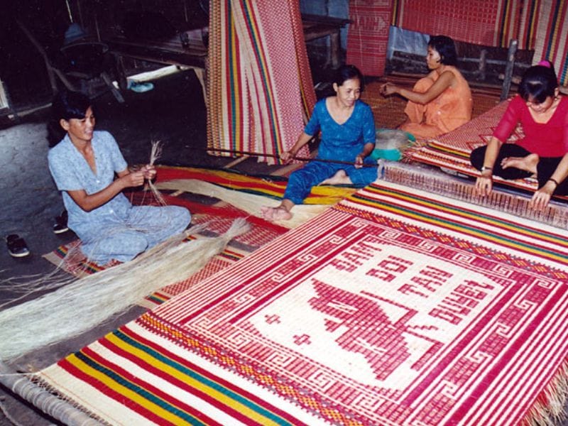 Làng nghề dệt chiếu Cầu Ngang hình 1