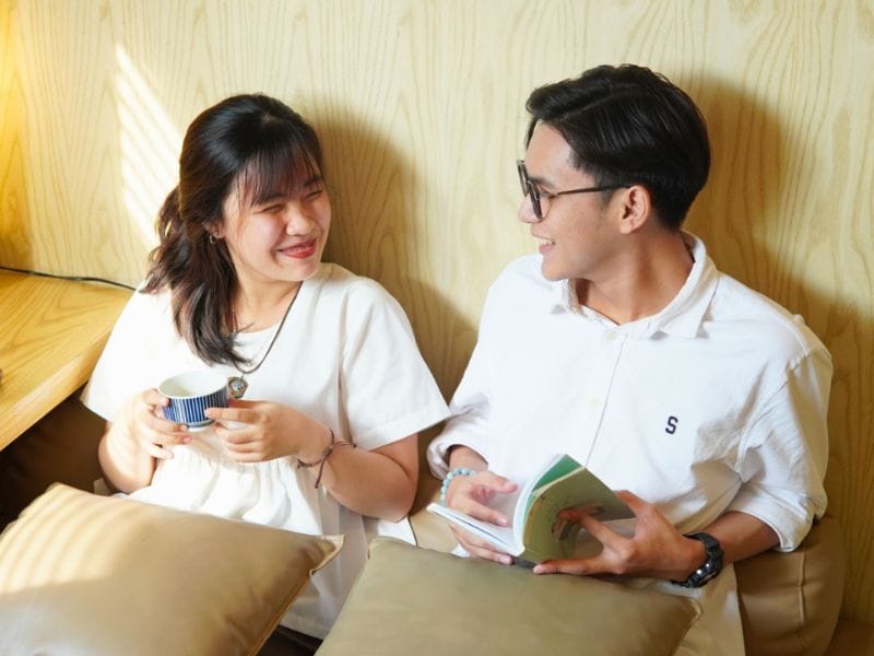 Không tự ngắt lời người khác khi đang nói chuyện