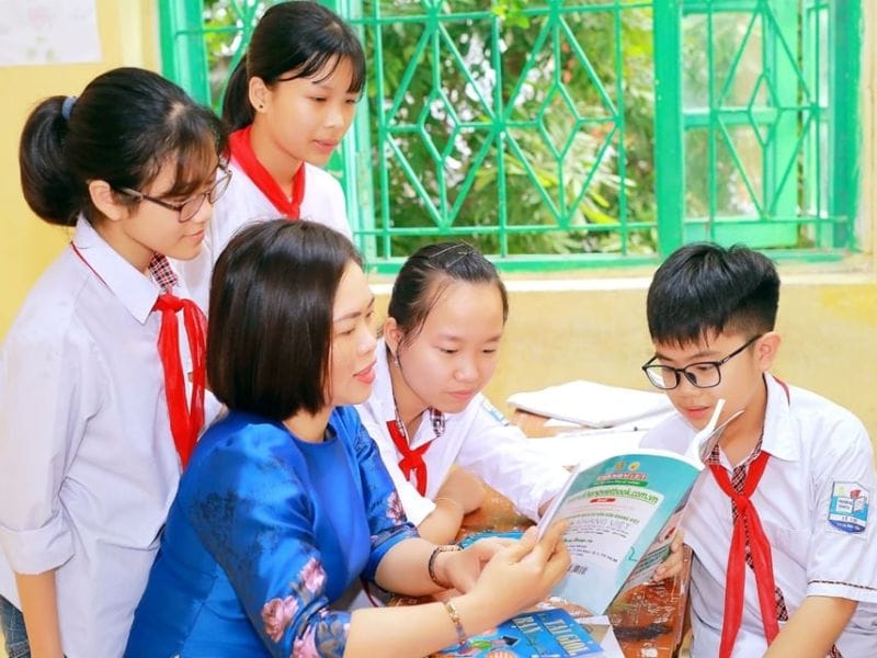 Luôn thể hiện sự lễ phép và hòa đồng với mọi người
